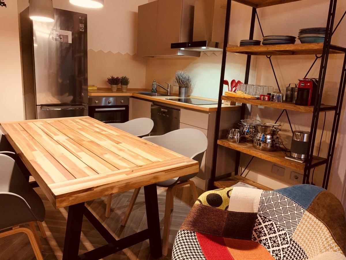 Charming Attic Apartment With Balcony & Swimming Pool Дезенцано-дель-Гарда Екстер'єр фото